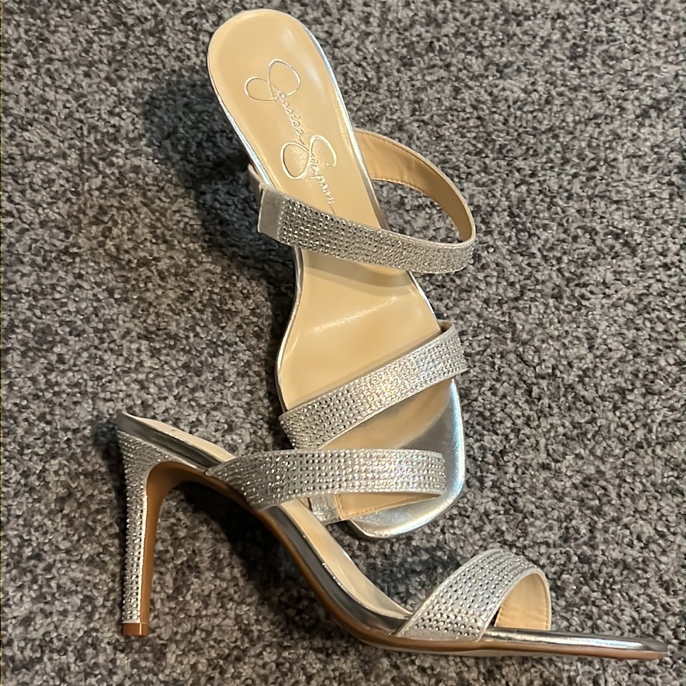 Jessica Simpson Women's Omana Silver Rhinestone Strappy Heels Size 9 1/2 NWOB